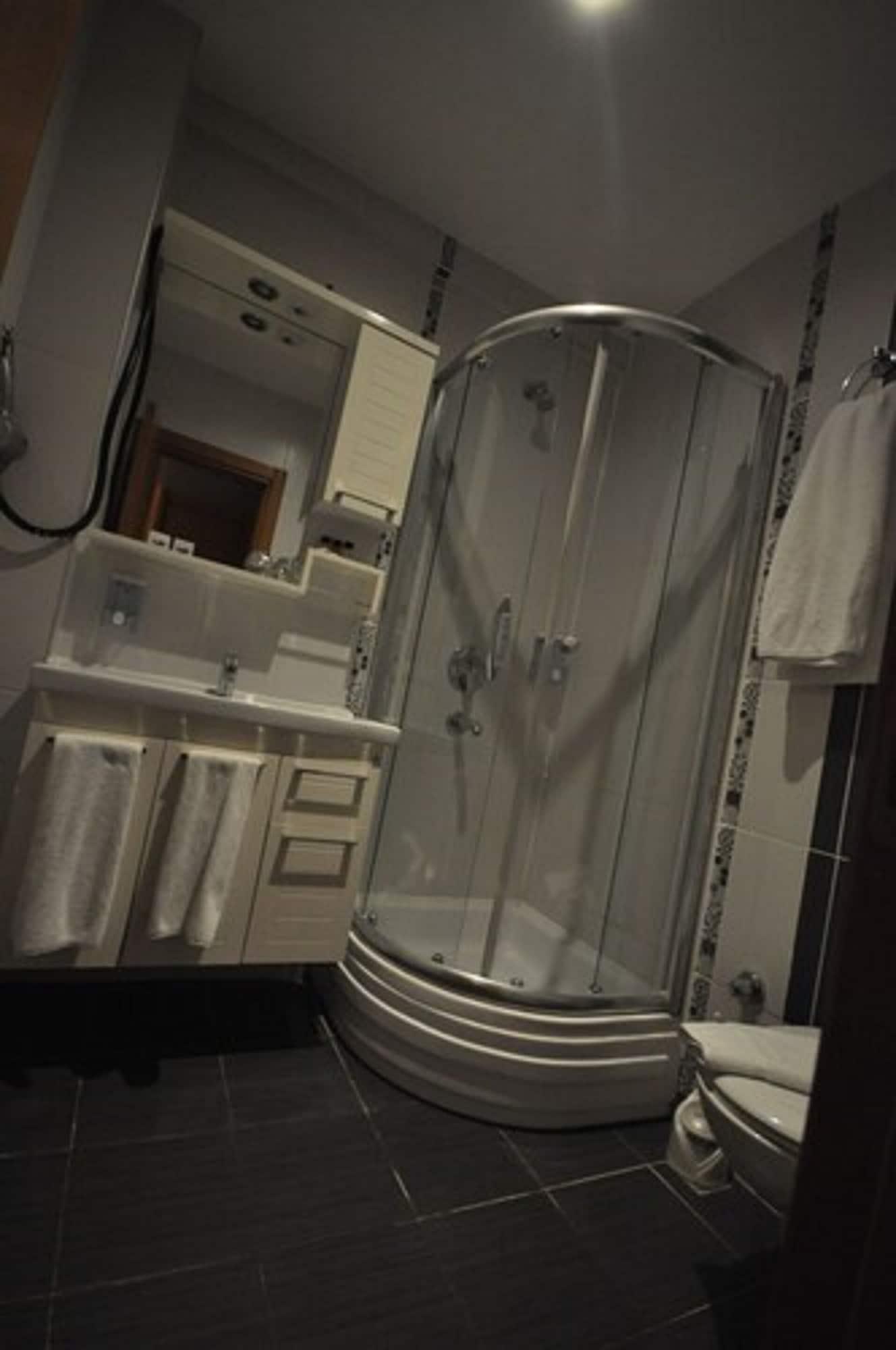 Retropera Hotel Istanbul Ngoại thất bức ảnh