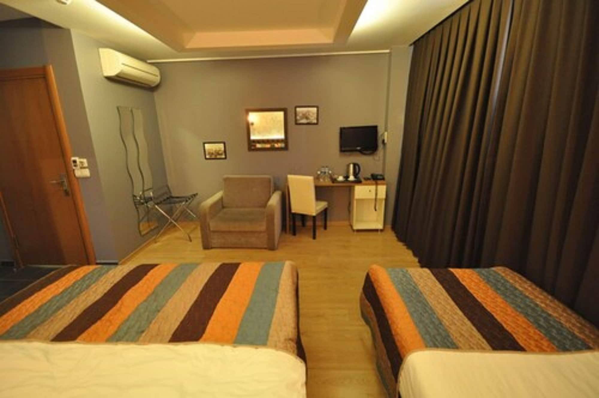Retropera Hotel Istanbul Ngoại thất bức ảnh