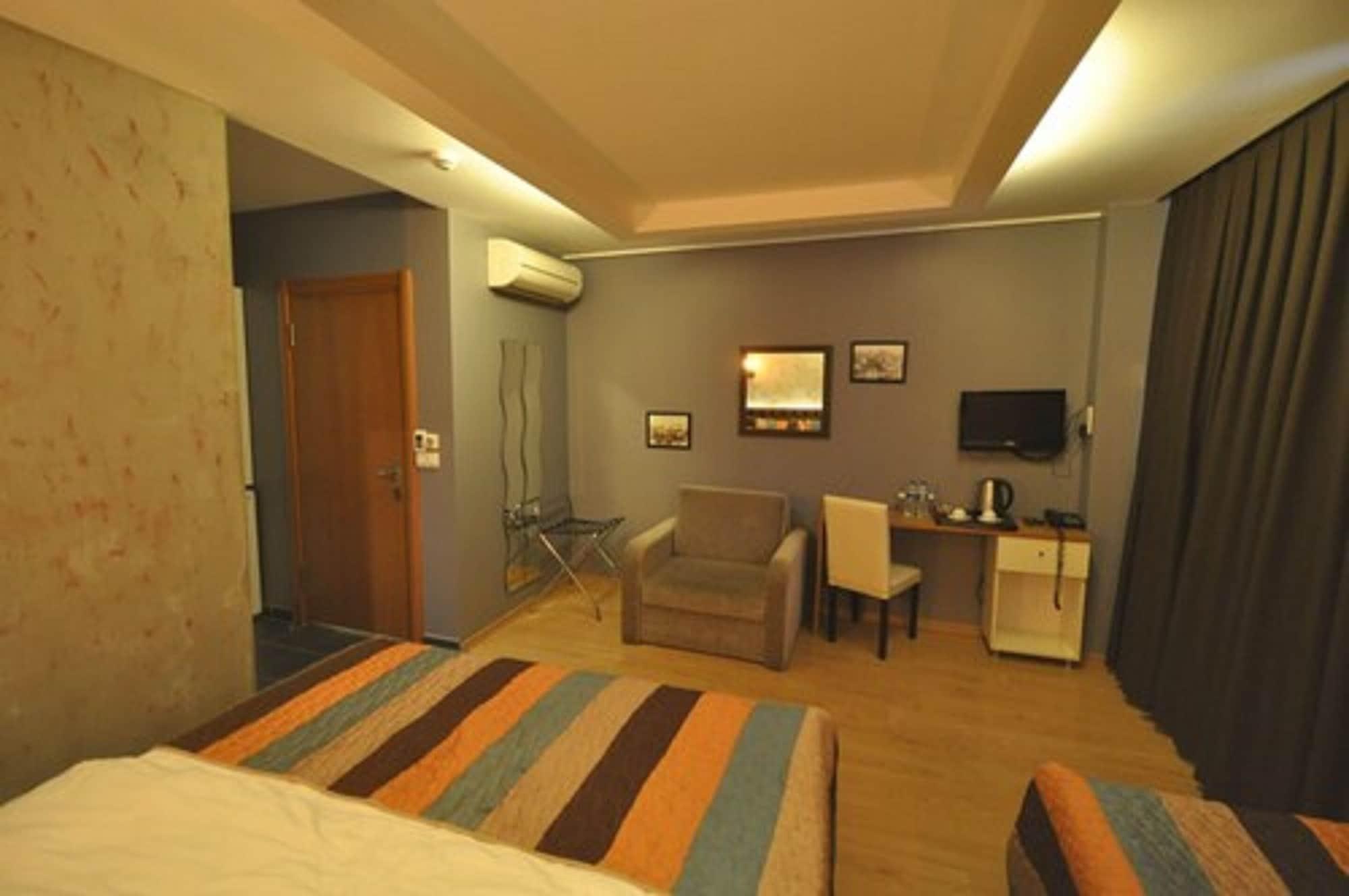 Retropera Hotel Istanbul Ngoại thất bức ảnh