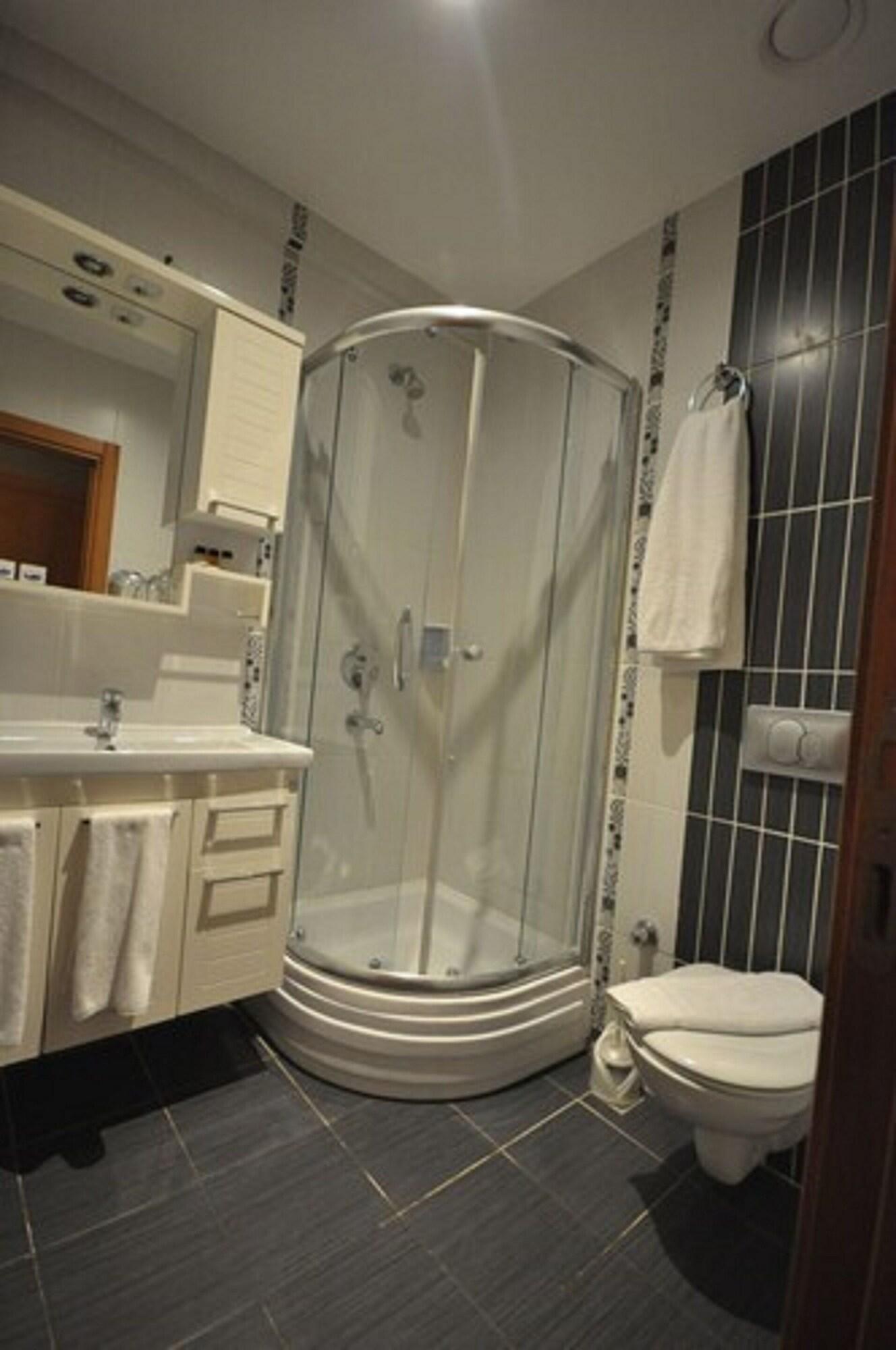 Retropera Hotel Istanbul Ngoại thất bức ảnh