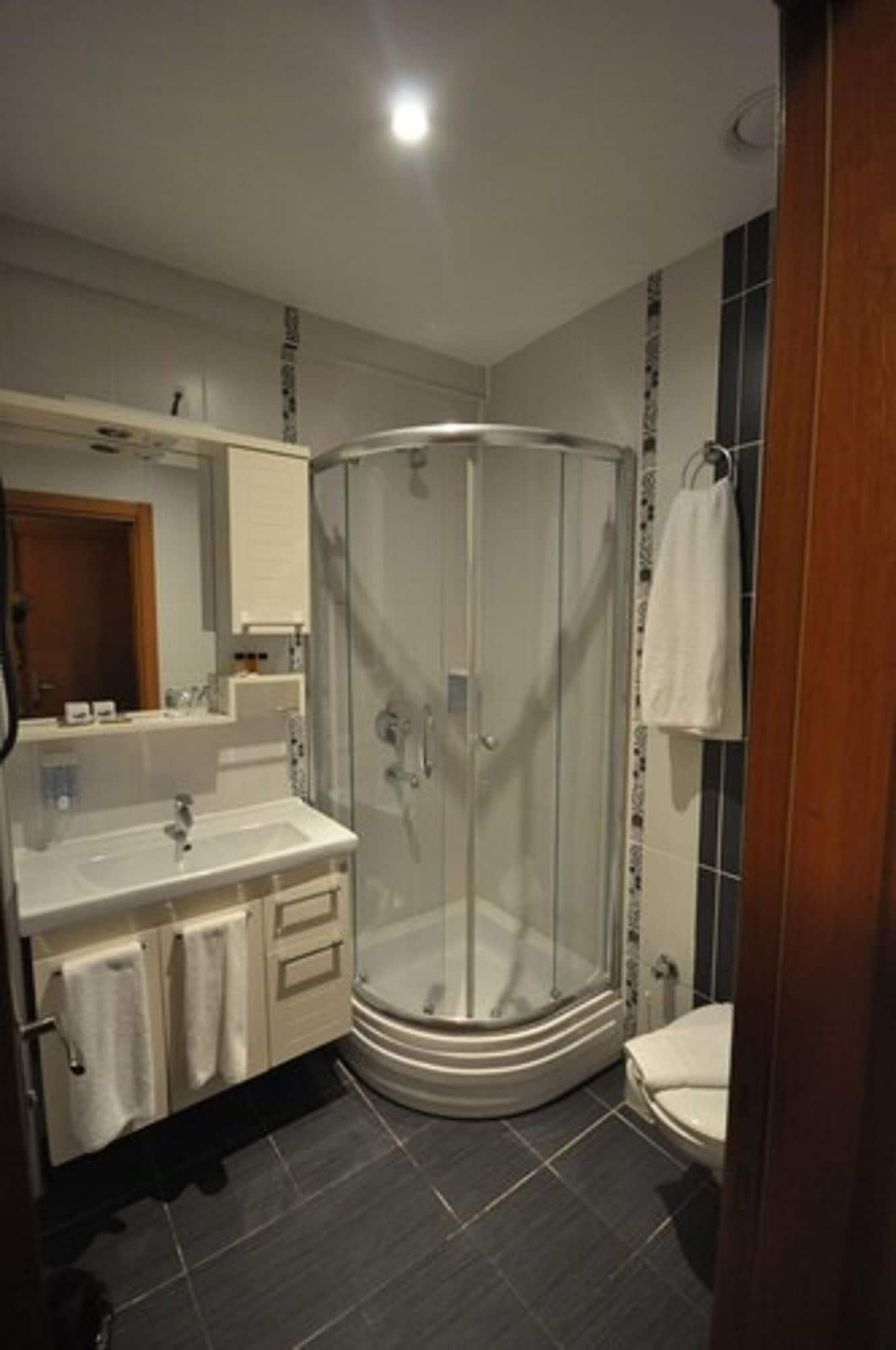 Retropera Hotel Istanbul Ngoại thất bức ảnh
